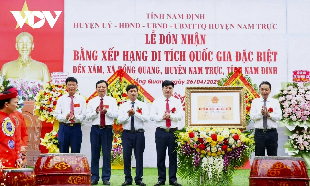 le don nhan bang xep hang di tich lich su quoc gia Dac biet Den xam, nam Dinh hinh anh 3