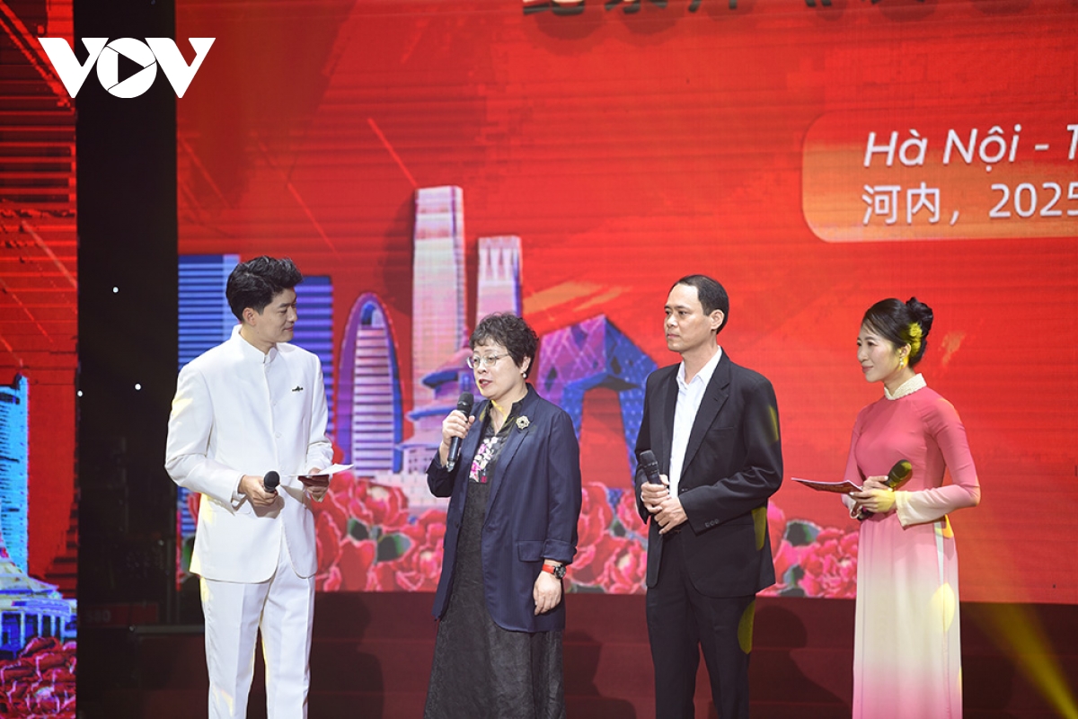 ra mắt bộ phim tài liệu con đường phát triển do vov và Đài pt-th quảng tây sản xuất hình ảnh 6 ra mat bo phim tai lieu con duong phat trien do vov va Dai pt-th quang tay san xuat hinh anh 6