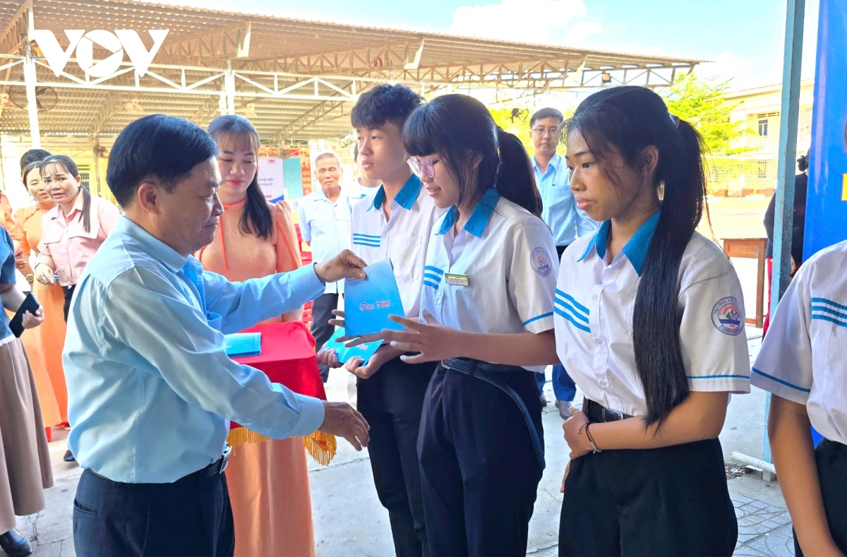 mãi nhớ tiếng nói nam bộ kháng chiến hình ảnh 3 mai nho tieng noi nam bo khang chien hinh anh 3