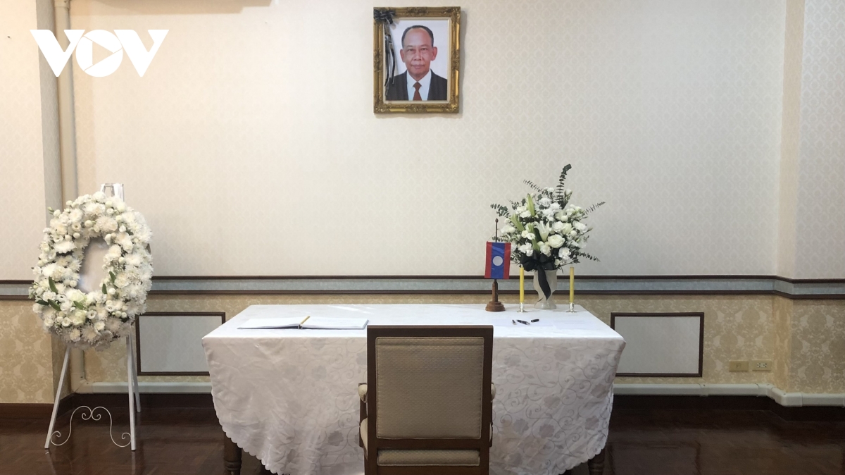 Đại sứ việt nam tại thái lan viếng nguyên chủ tịch nước lào khamtay siphandone hình ảnh 1 Dai su viet nam tai thai lan vieng nguyen chu tich nuoc lao khamtay siphandone hinh anh 1