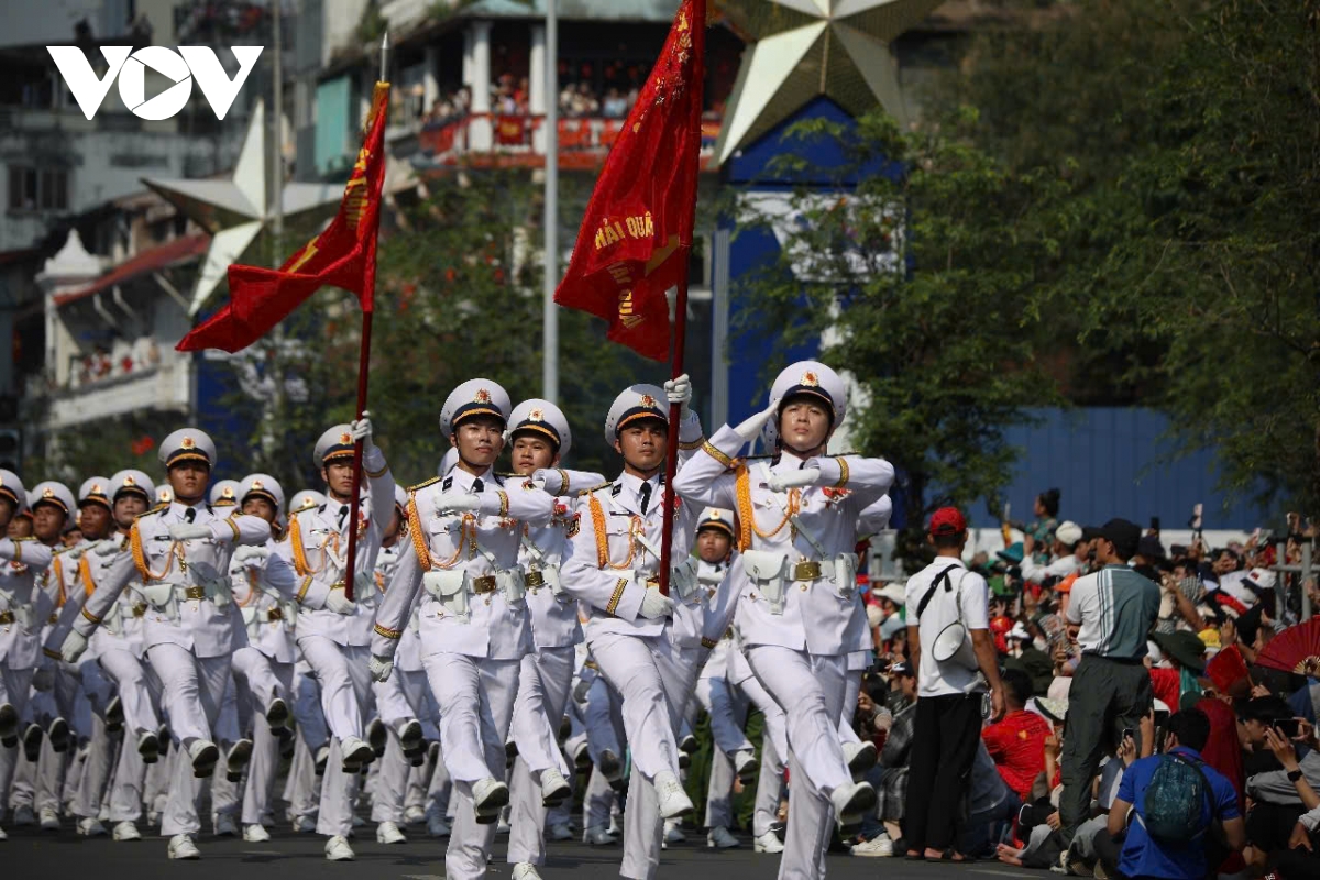 toàn cảnh lễ kỷ niệm, diễu binh, diễu hành cấp quốc gia mừng 50 năm thống nhất đất nước hình ảnh 109 toan canh le ky niem, dieu binh, dieu hanh cap quoc gia mung 50 nam thong nhat dat nuoc hinh anh 109
