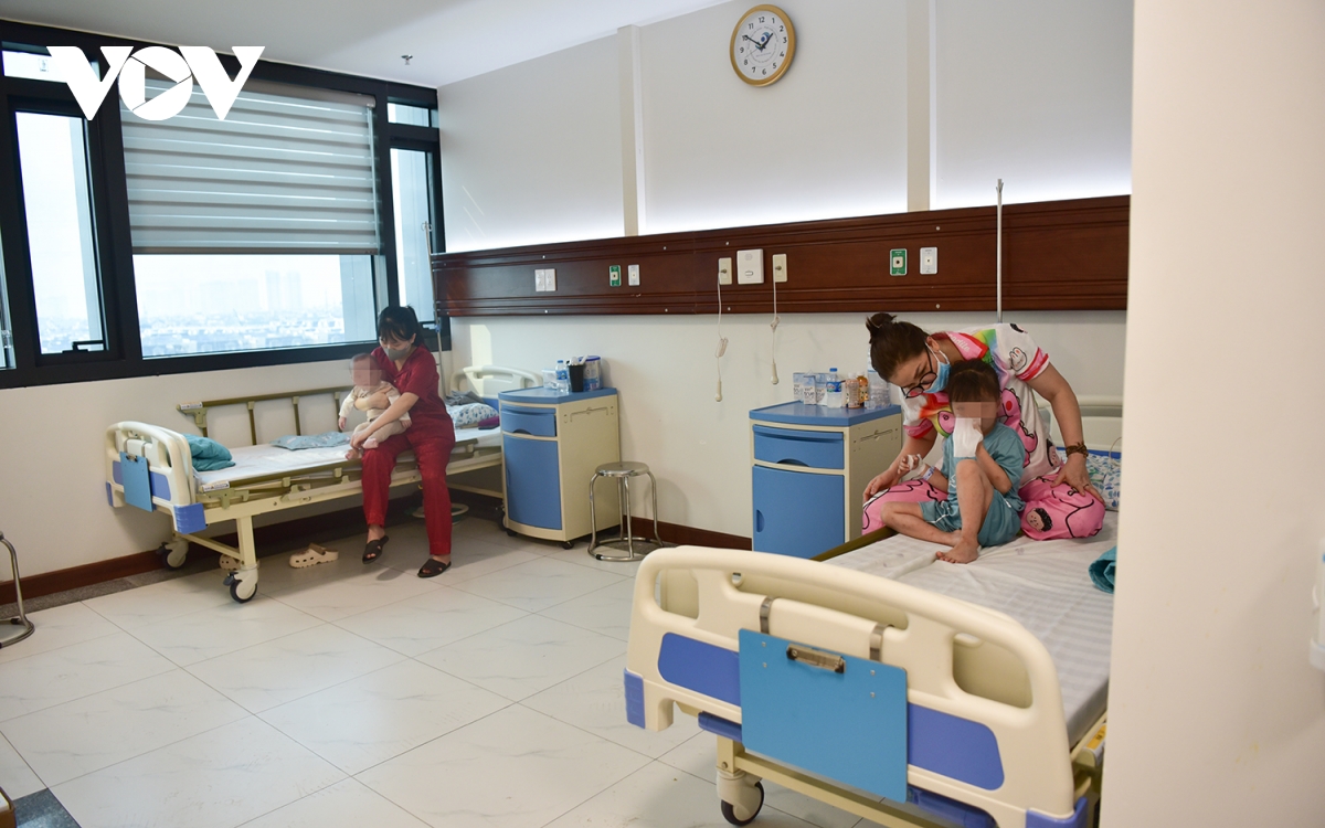 cận cảnh khu điều trị cho bệnh nhân mắc sởi ở bệnh viện nhi hà nội hình ảnh 2 can canh khu dieu tri cho benh nhan mac soi o benh vien nhi ha noi hinh anh 2
