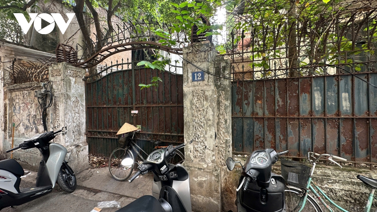 cận cảnh biệt thự công vụ bỏ hoang 11 năm được bố trí làm trụ sở viện văn học hình ảnh 2 can canh biet thu cong vu bo hoang 11 nam duoc bo tri lam tru so vien van hoc hinh anh 2