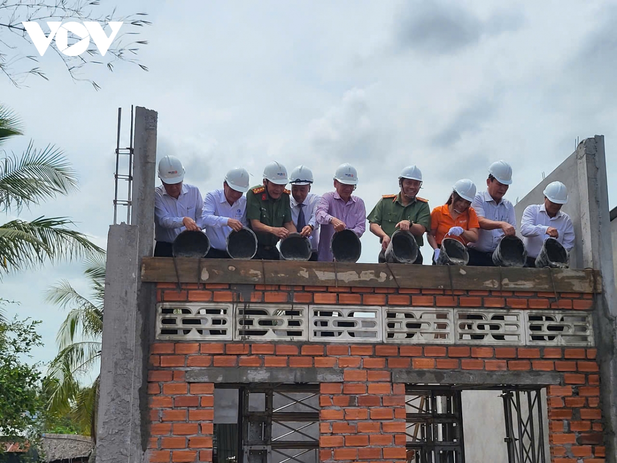 bộ công an quyết tâm hoàn thành 700 căn nhà trao tặng người dân nghèo bạc liêu hình ảnh 1 bo cong an quyet tam hoan thanh 700 can nha trao tang nguoi dan ngheo bac lieu hinh anh 1