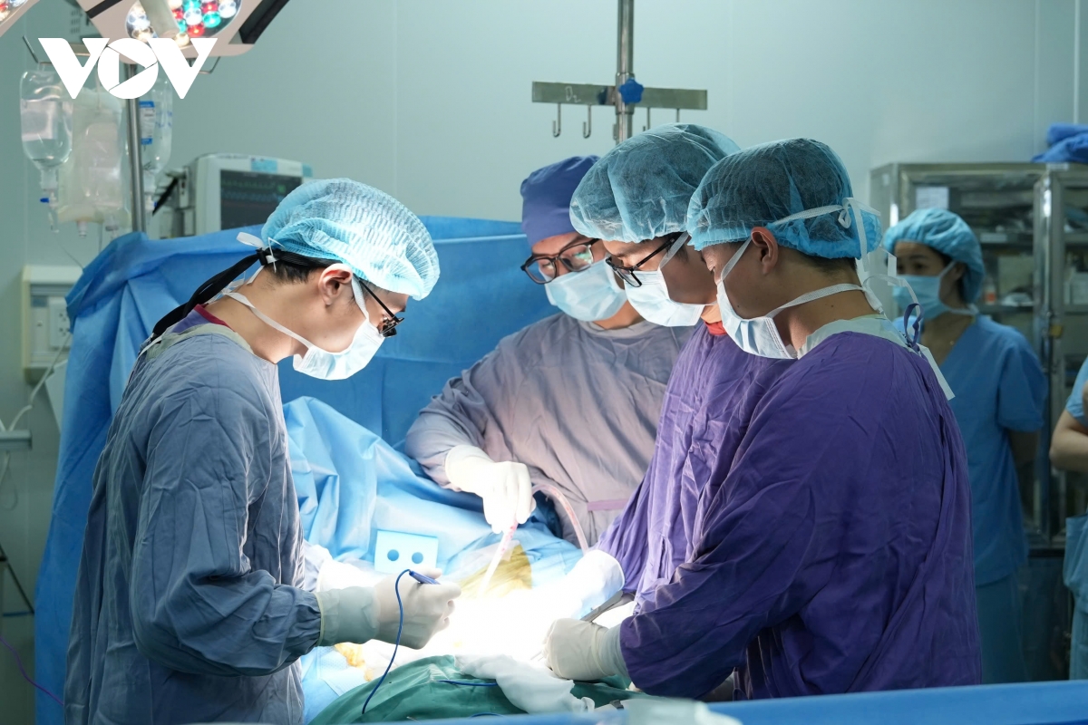 ghép tạng đồng thời cho hai bệnh nhân nam từ người hiến chết não hình ảnh 1 ghep tang dong thoi cho hai benh nhan nam tu nguoi hien chet nao hinh anh 1