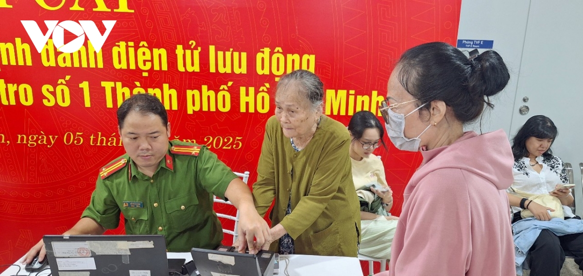 Di metro 1 lam can cuoc cong dan, tien loi nhung qua tai ngay dau hinh anh 1