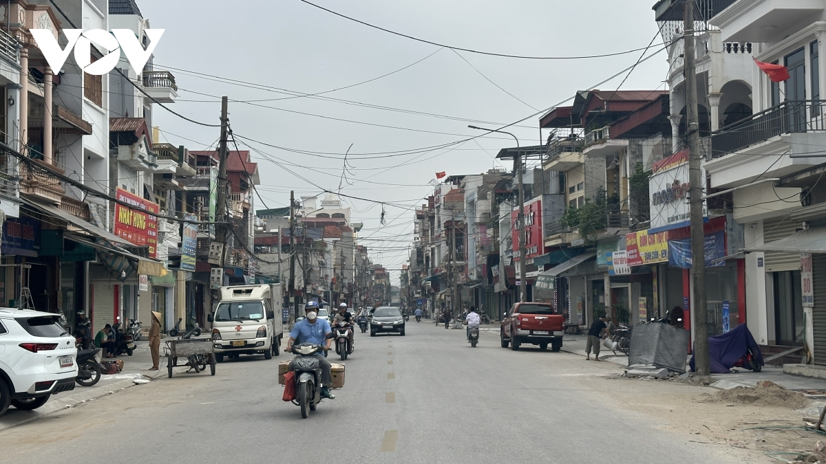 Vỉa hè, tuyến phố ở Hải Dương ngổn ngang, nhiều cây xanh bị đốn hạ