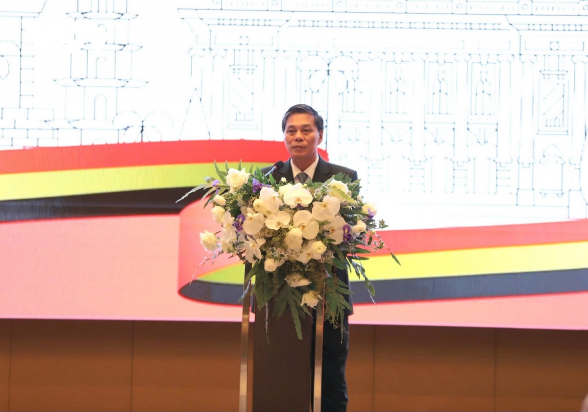 nhà vua và hoàng hậu bỉ thăm thành phố hải phòng hình ảnh 4 nha vua va hoang hau bi tham thanh pho hai phong hinh anh 4