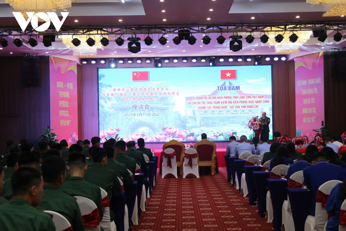 tọa đàm chiến sĩ, cán bộ việt nam trung quốc với chủ đề sắt son tình đồng chí hình ảnh 1 toa dam chien si, can bo viet nam trung quoc voi chu de sat son tinh dong chi hinh anh 1