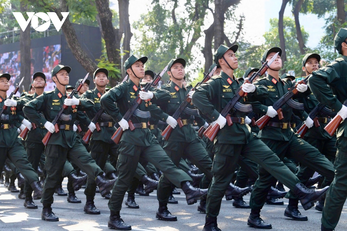 toàn cảnh lễ kỷ niệm, diễu binh, diễu hành cấp quốc gia mừng 50 năm thống nhất đất nước hình ảnh 90 toan canh le ky niem, dieu binh, dieu hanh cap quoc gia mung 50 nam thong nhat dat nuoc hinh anh 90