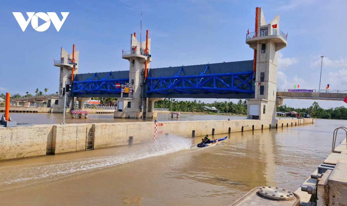 khánh thành công trình cống âu rạch mọp chào mừng kỷ niệm 50 năm giải phóng miền nam hình ảnh 1 khanh thanh cong trinh cong au rach mop chao mung ky niem 50 nam giai phong mien nam hinh anh 1