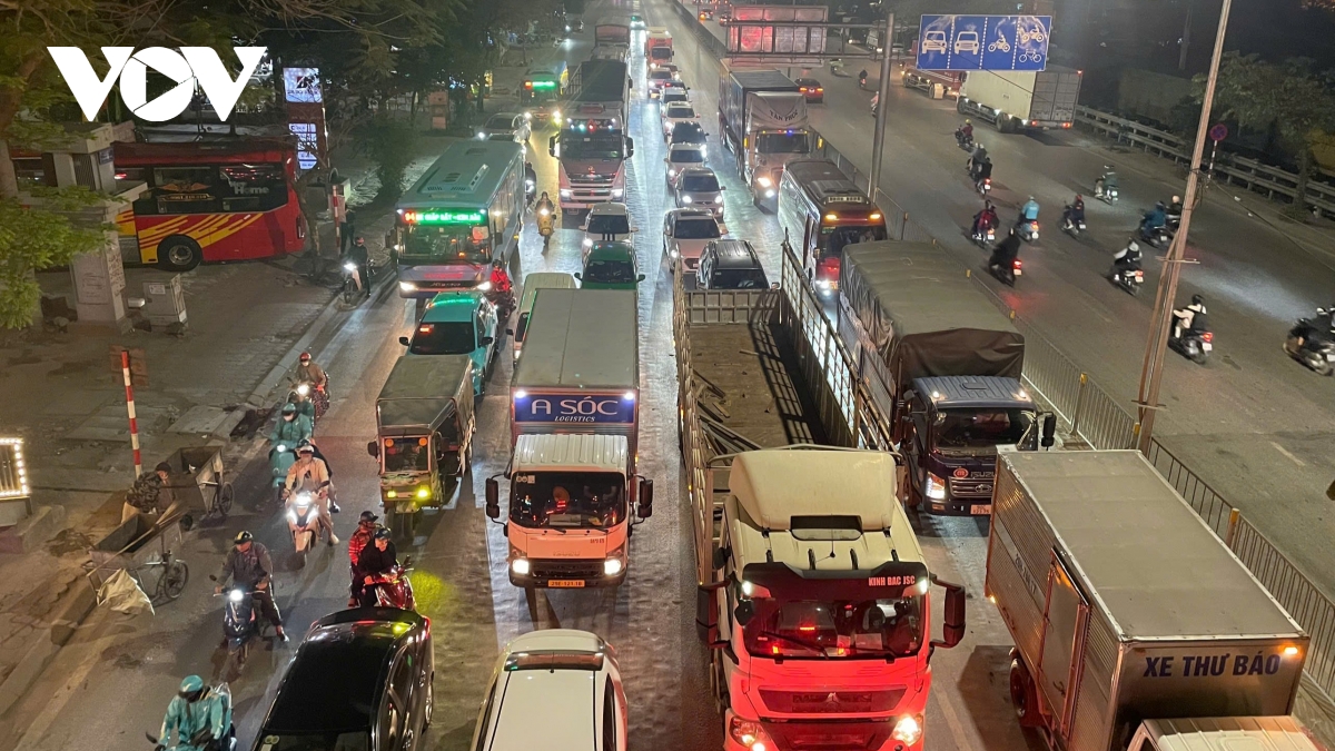 Ùn ứ giao thông tại các cửa ngõ Hà Nội trước kỳ nghỉ lễ Giỗ Tổ Hùng Vương