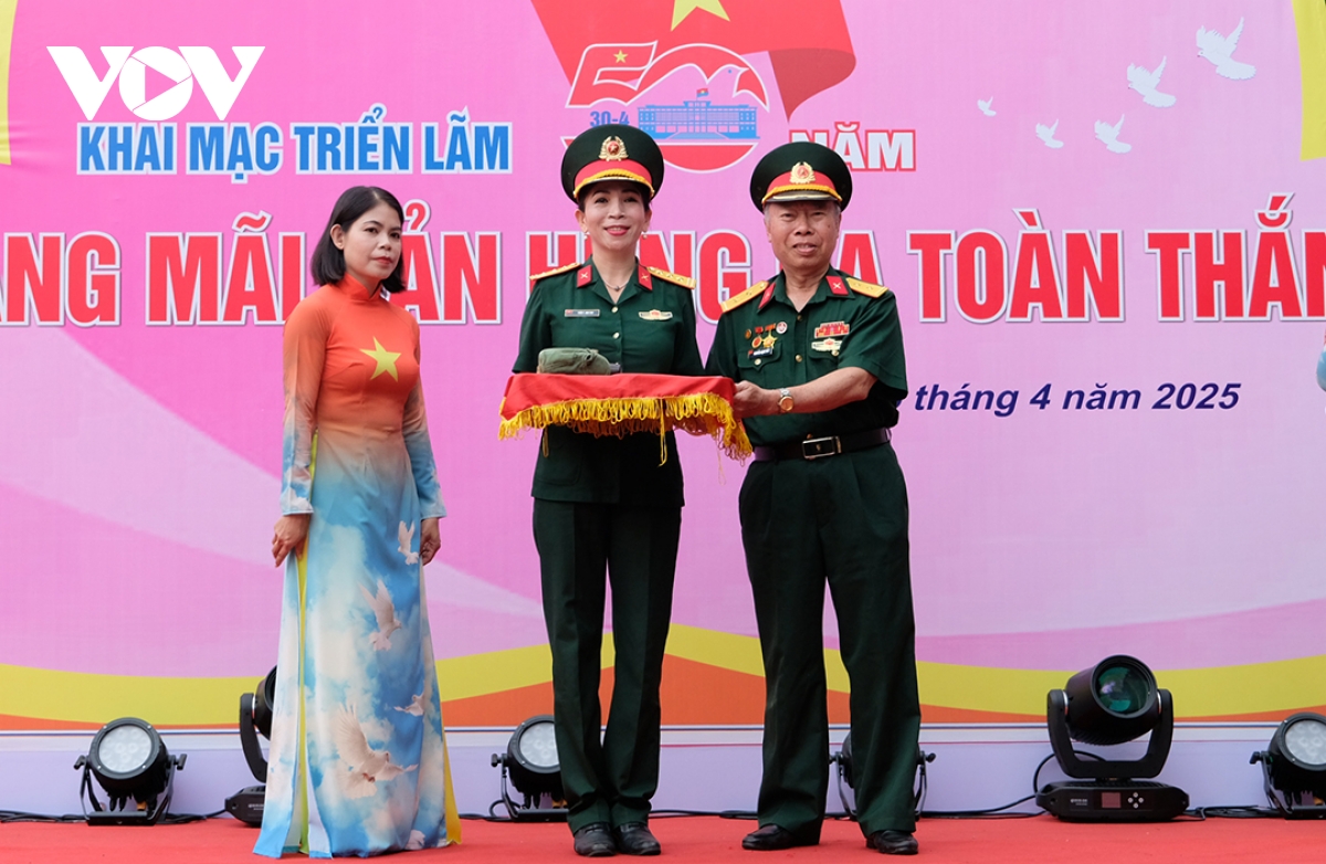 quân khu 5 triển lãm 50 năm vang mãi bản hùng ca toàn thắng hình ảnh 7 quan khu 5 trien lam 50 nam vang mai ban hung ca toan thang hinh anh 7