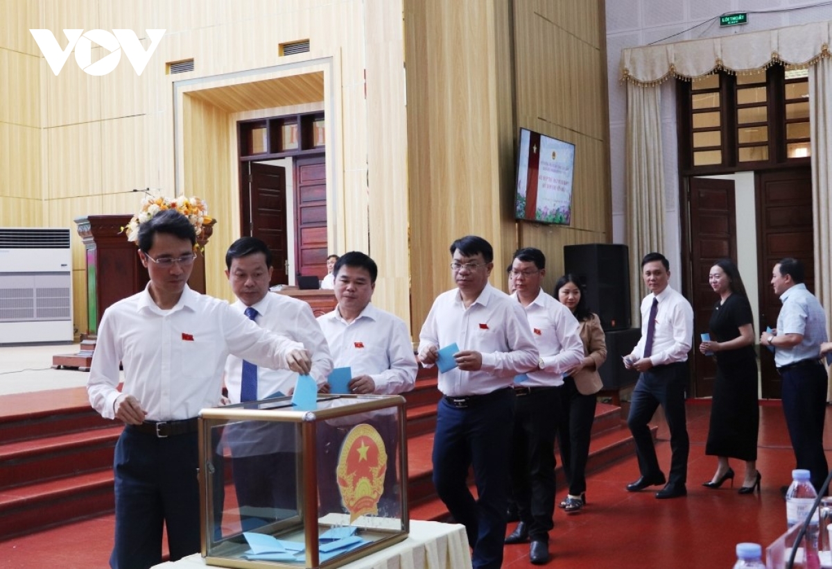Miễn nhiệm nhiều Ủy viên UBND tỉnh Lai Châu