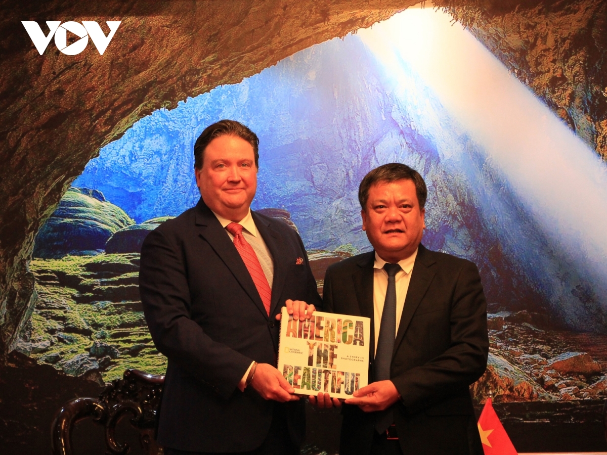 Đại sứ hoa kỳ viếng mộ Đại tướng võ nguyên giáp hình ảnh 5 Dai su hoa ky vieng mo Dai tuong vo nguyen giap hinh anh 5