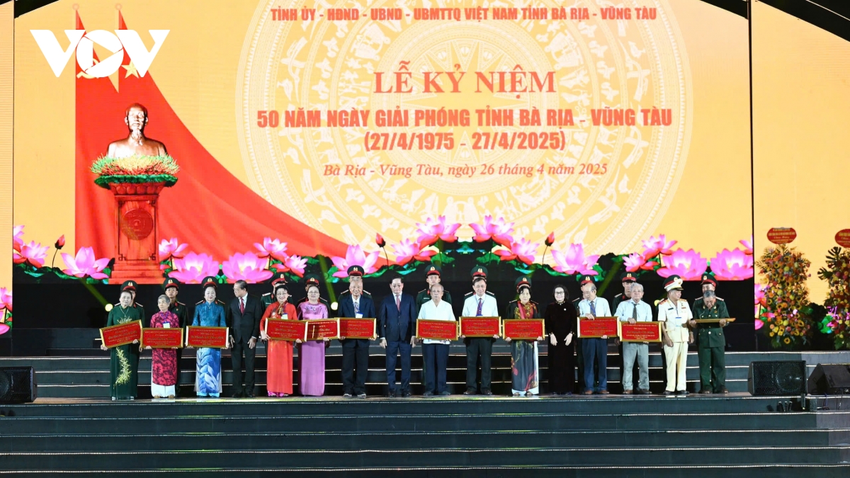 Đại tướng phan văn giang dự kỷ niệm 50 năm ngày giải phóng tỉnh bà rịa-vũng tàu hình ảnh 2 Dai tuong phan van giang du ky niem 50 nam ngay giai phong tinh ba ria-vung tau hinh anh 2