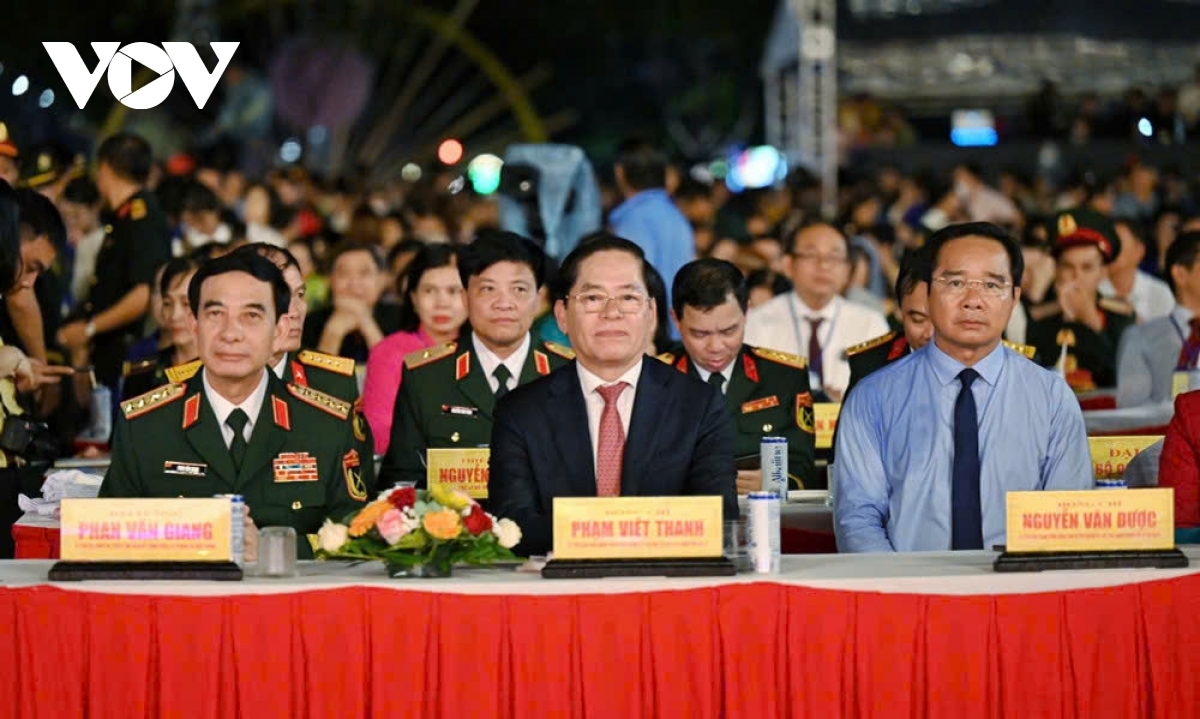 Đại tướng phan văn giang dự kỷ niệm 50 năm ngày giải phóng tỉnh bà rịa-vũng tàu hình ảnh 1 Dai tuong phan van giang du ky niem 50 nam ngay giai phong tinh ba ria-vung tau hinh anh 1