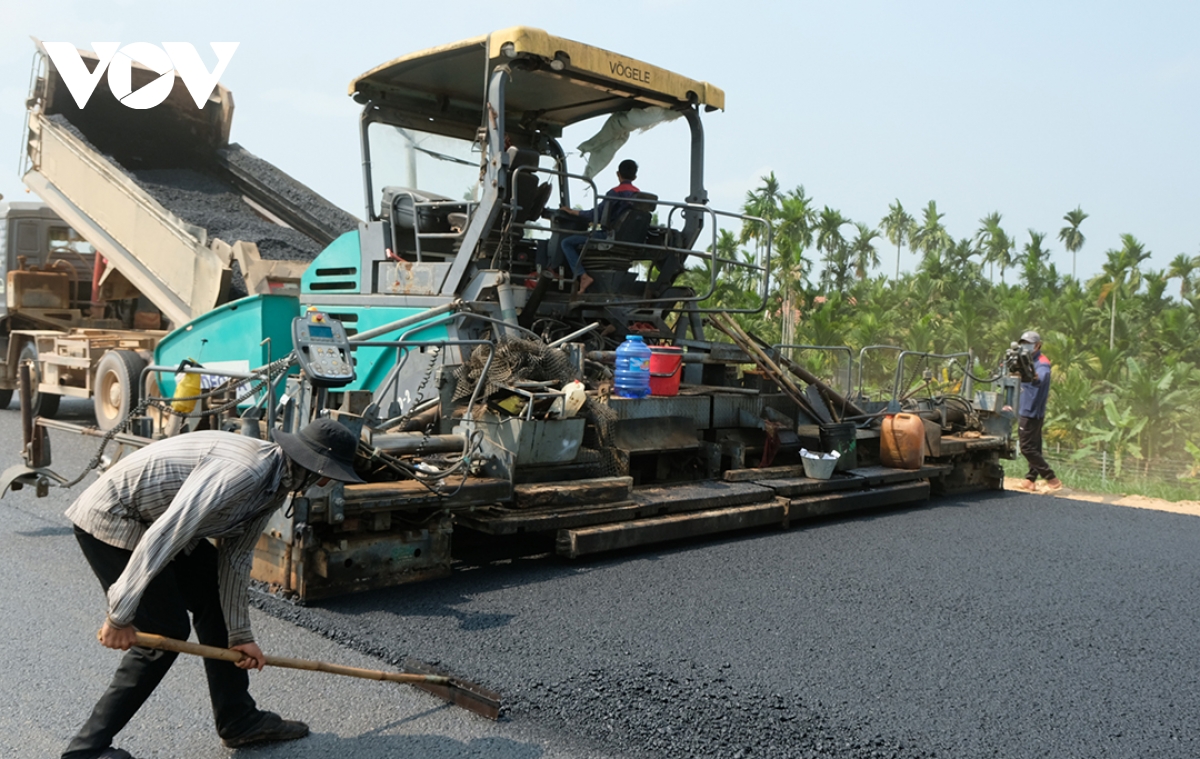 làm xuyên lễ trên cao tốc quảng ngãi-hoài nhơn hình ảnh 6 lam xuyen le tren cao toc quang ngai-hoai nhon hinh anh 6