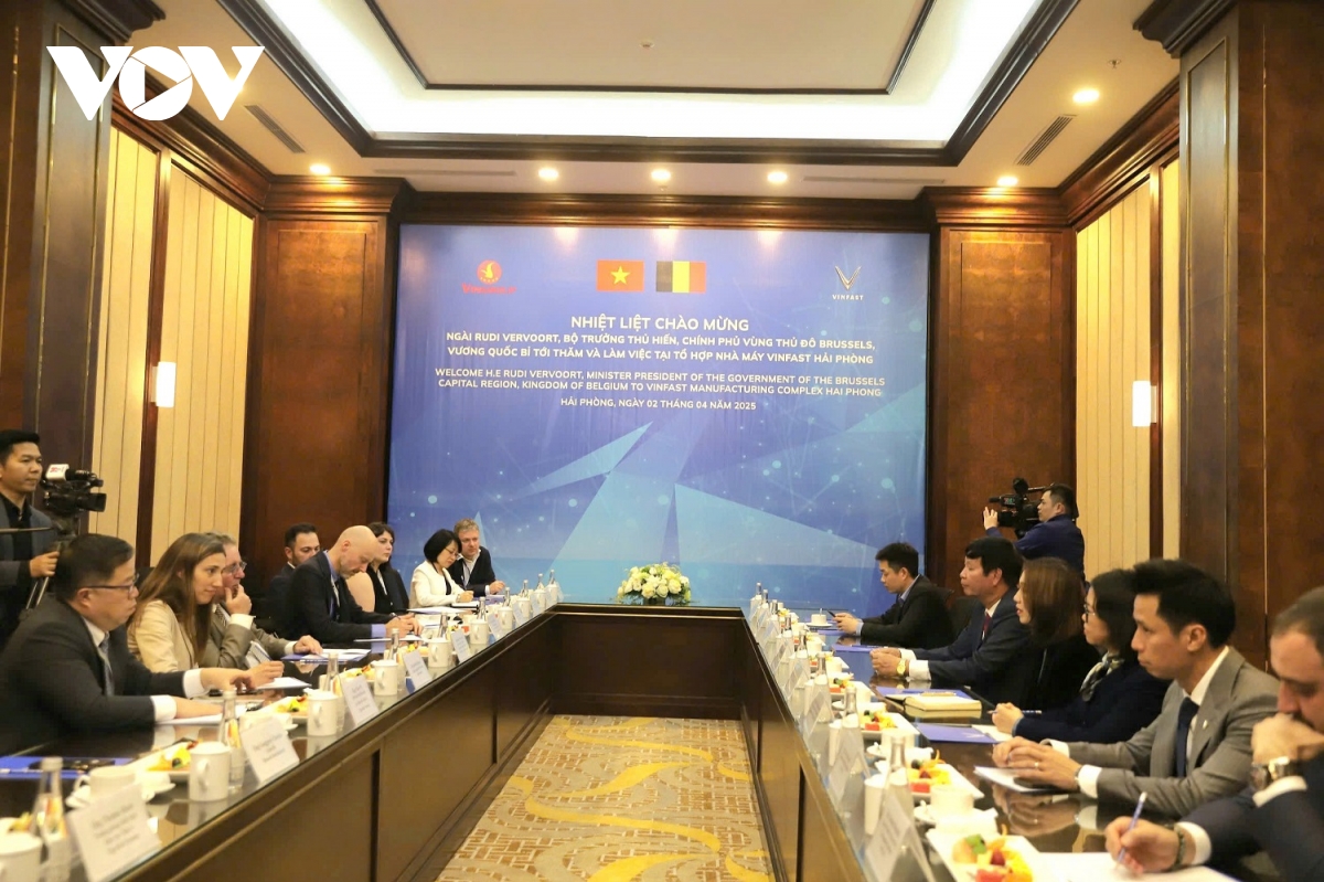 nhà vua và hoàng hậu bỉ thăm thành phố hải phòng hình ảnh 5 nha vua va hoang hau bi tham thanh pho hai phong hinh anh 5