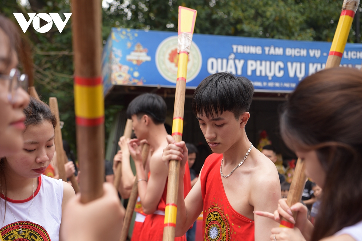 Am vang trong dong, dam duong trong ngay gio to hung vuong hinh anh 5