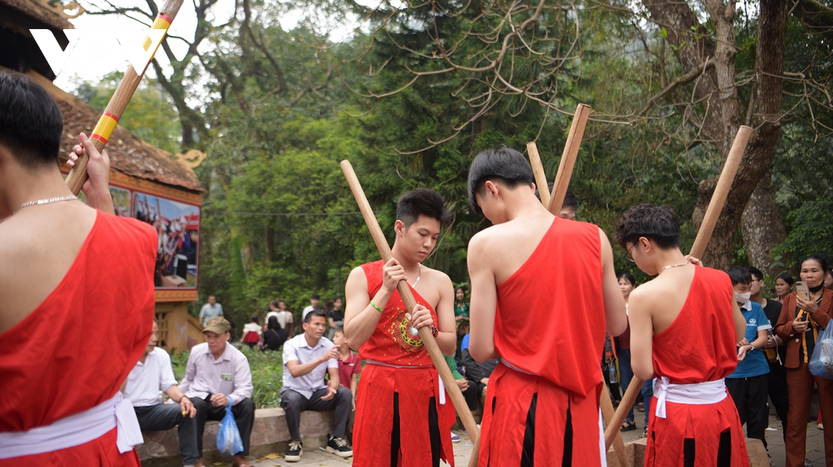 Am vang trong dong, dam duong trong ngay gio to hung vuong hinh anh 2