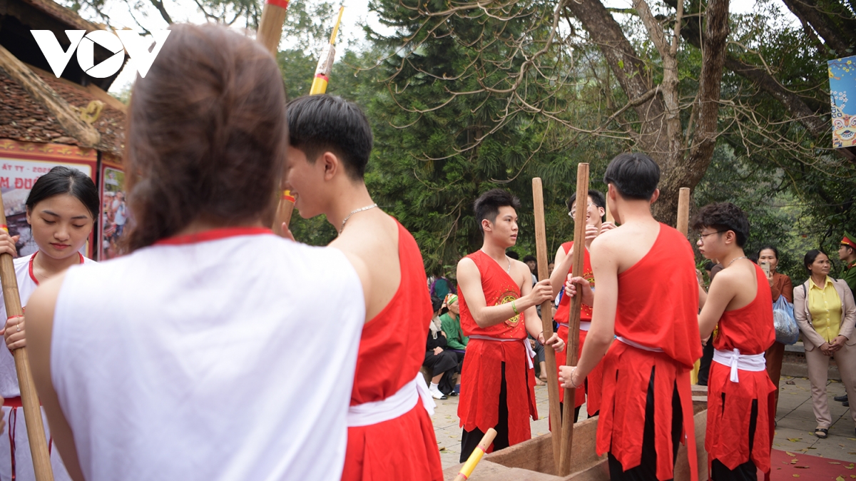 Am vang trong dong, dam duong trong ngay gio to hung vuong hinh anh 10