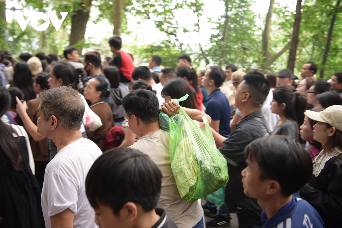 bien nguoi tac nghen tai loi len Den ha - khu di tich lich su Den hung hinh anh 10