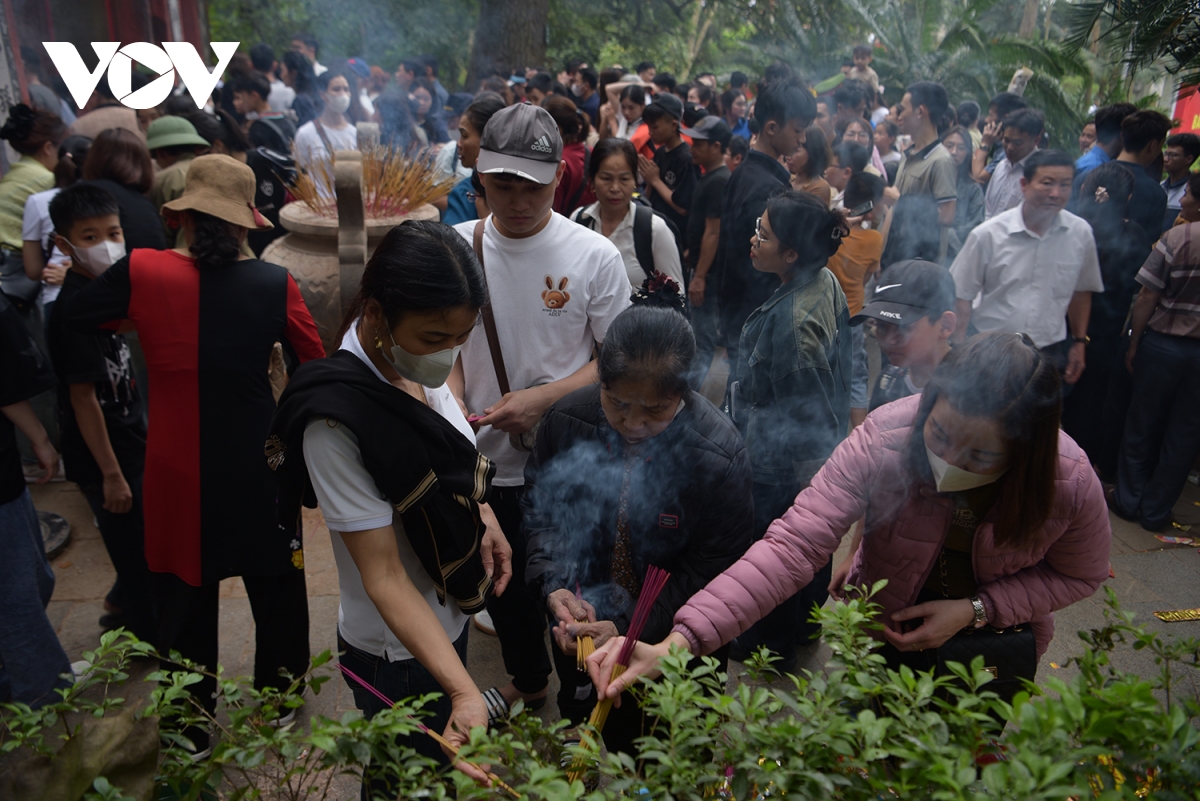 bien nguoi tac nghen tai loi len Den ha - khu di tich lich su Den hung hinh anh 11