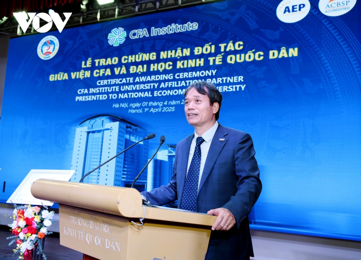 viện cfa của hoa kỳ trao chứng nhận đối tác cho Đại học kinh tế quốc dân hình ảnh 2 vien cfa cua hoa ky trao chung nhan doi tac cho Dai hoc kinh te quoc dan hinh anh 2