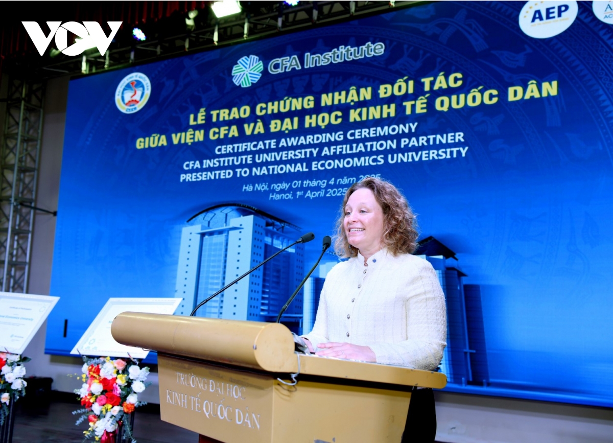 viện cfa của hoa kỳ trao chứng nhận đối tác cho Đại học kinh tế quốc dân hình ảnh 3 vien cfa cua hoa ky trao chung nhan doi tac cho Dai hoc kinh te quoc dan hinh anh 3