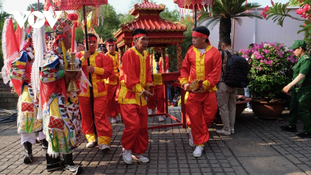 tp.hcm trang trong to chuc le gio to hung vuong hinh anh 3
