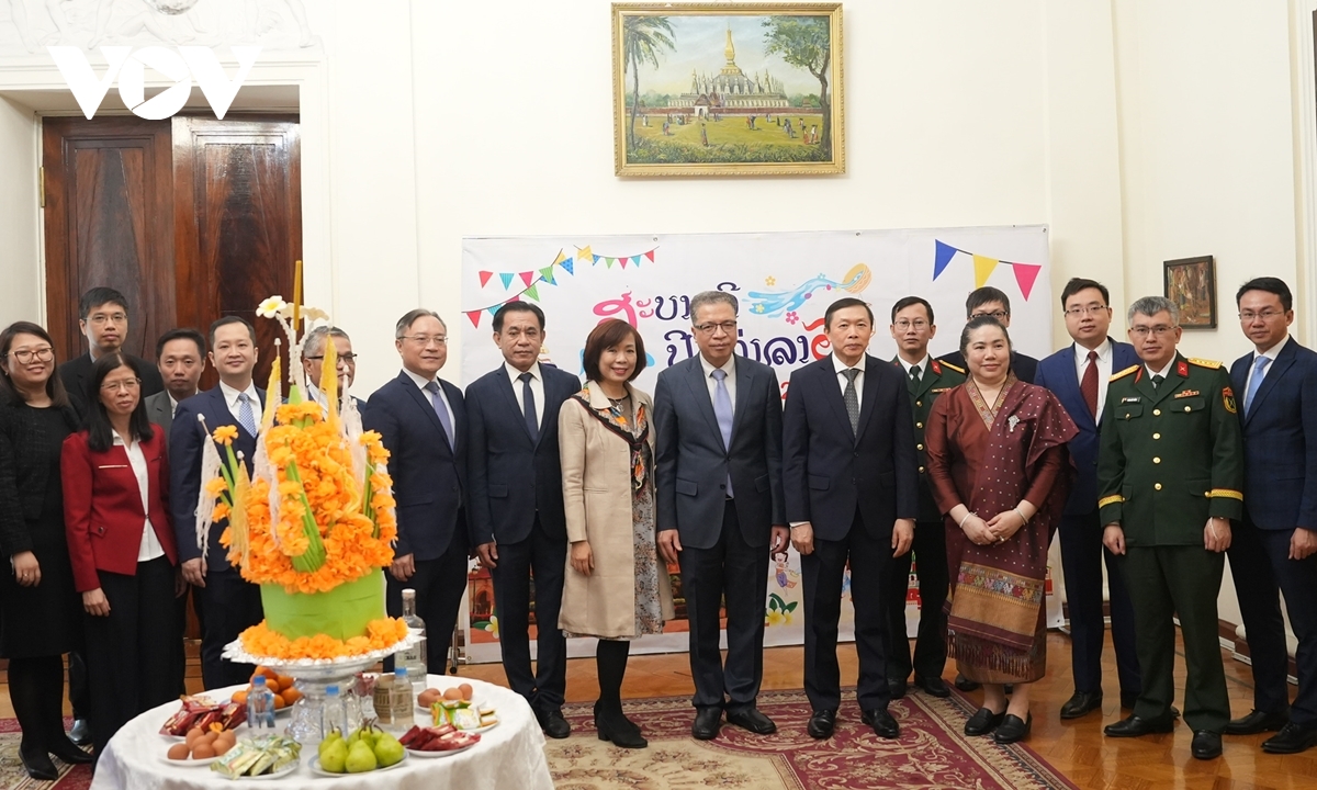 Dai su viet nam tai nga chuc tet co truyen cua lao hinh anh 2