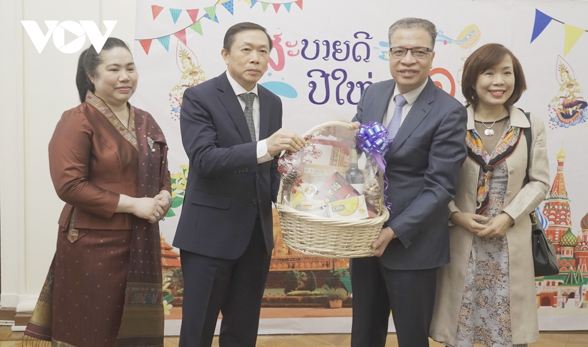 Đại sứ Việt Nam tại Nga chúc Tết cổ truyền của Lào