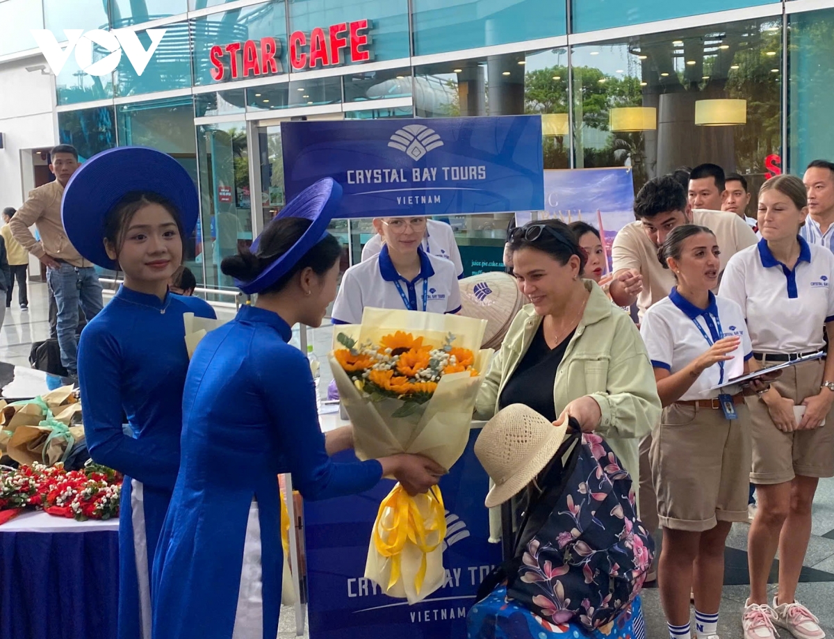 Đà nẵng đón chuyến bay trực tiếp từ kazakhstan hình ảnh 2 Da nang don chuyen bay truc tiep tu kazakhstan hinh anh 2