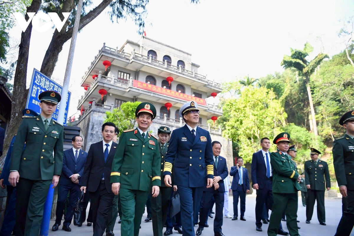 giao lưu hữu nghị quốc phòng biên giới việt - trung tại cửa khẩu hữu nghị quan hình ảnh 4 giao luu huu nghi quoc phong bien gioi viet - trung tai cua khau huu nghi quan hinh anh 4