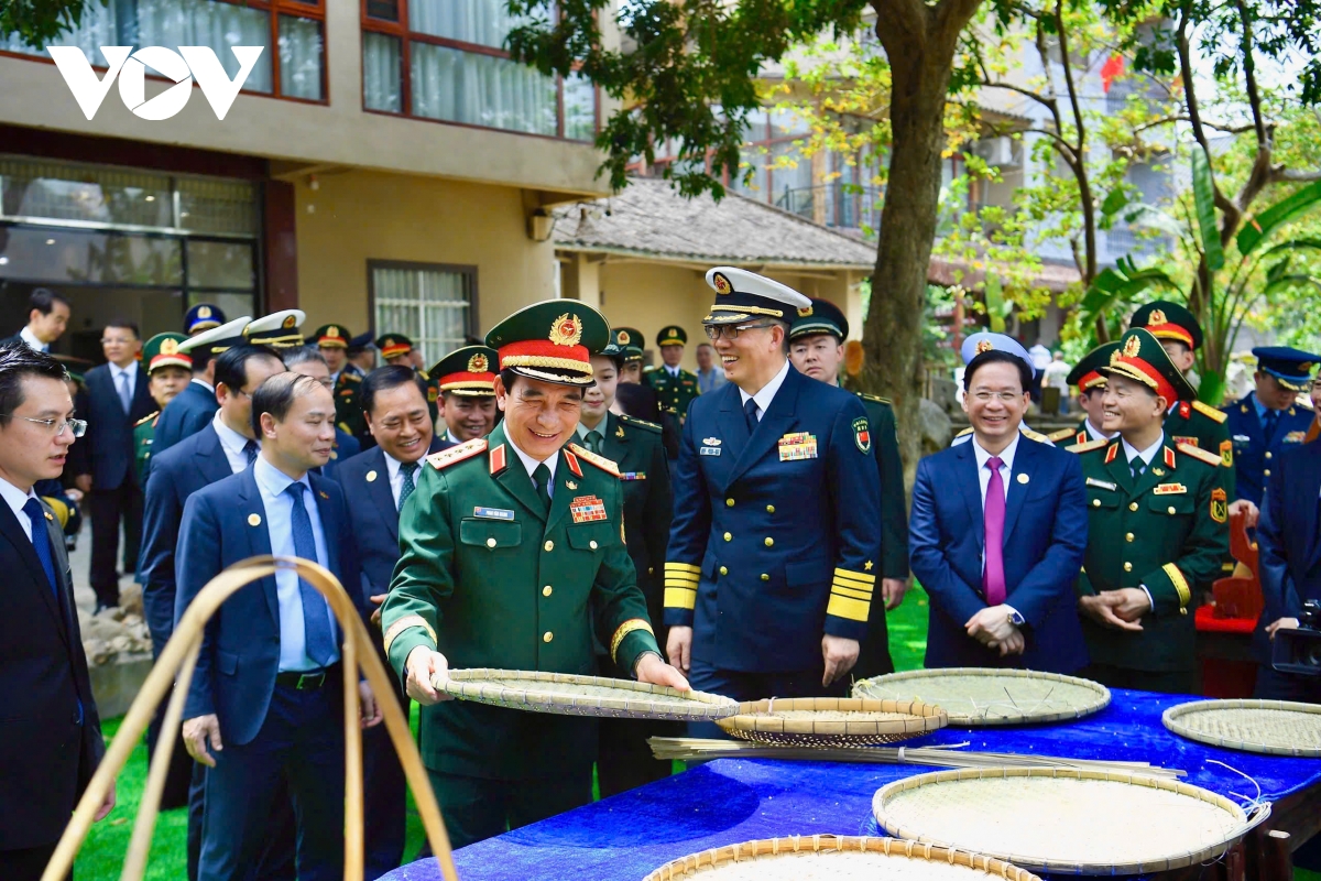 giao lưu hữu nghị quốc phòng biên giới việt - trung tại cửa khẩu hữu nghị quan hình ảnh 14 giao luu huu nghi quoc phong bien gioi viet - trung tai cua khau huu nghi quan hinh anh 14