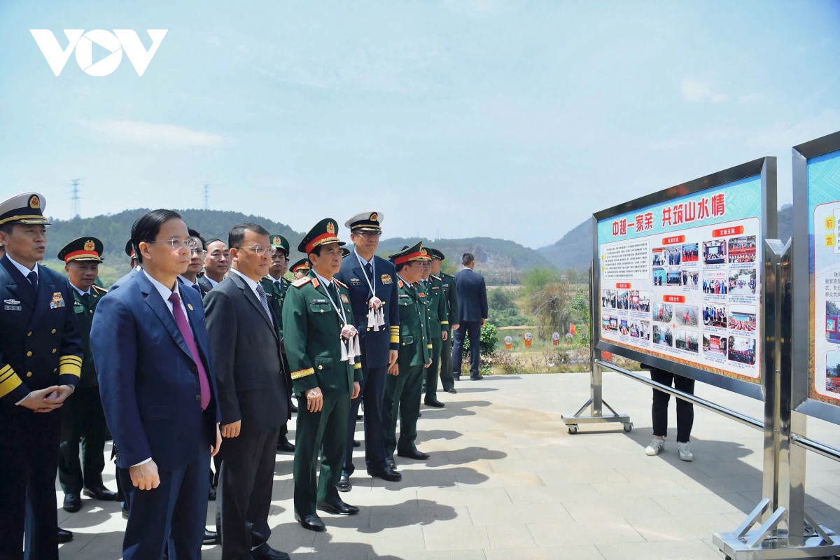 giao lưu hữu nghị quốc phòng biên giới việt - trung tại cửa khẩu hữu nghị quan hình ảnh 15 giao luu huu nghi quoc phong bien gioi viet - trung tai cua khau huu nghi quan hinh anh 15
