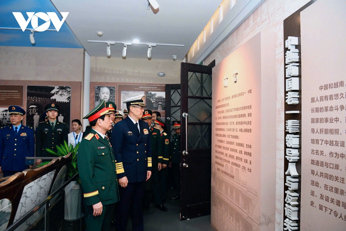 giao lưu hữu nghị quốc phòng biên giới việt - trung tại cửa khẩu hữu nghị quan hình ảnh 5 giao luu huu nghi quoc phong bien gioi viet - trung tai cua khau huu nghi quan hinh anh 5