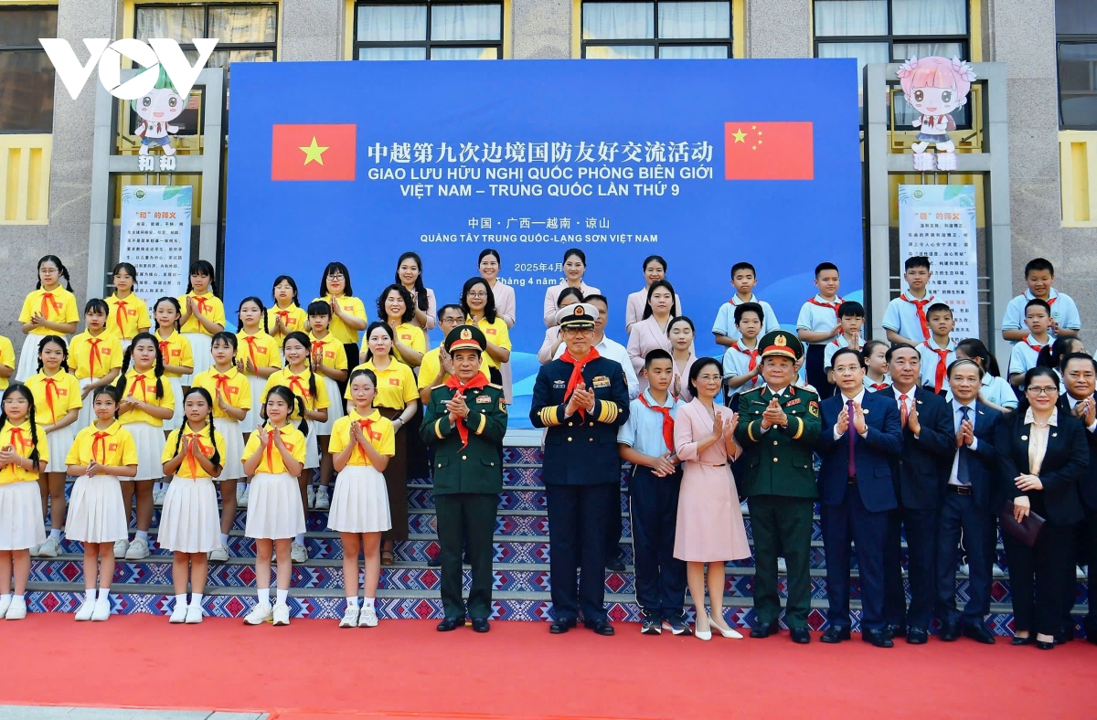 giao lưu hữu nghị quốc phòng biên giới việt - trung tại cửa khẩu hữu nghị quan hình ảnh 13 giao luu huu nghi quoc phong bien gioi viet - trung tai cua khau huu nghi quan hinh anh 13