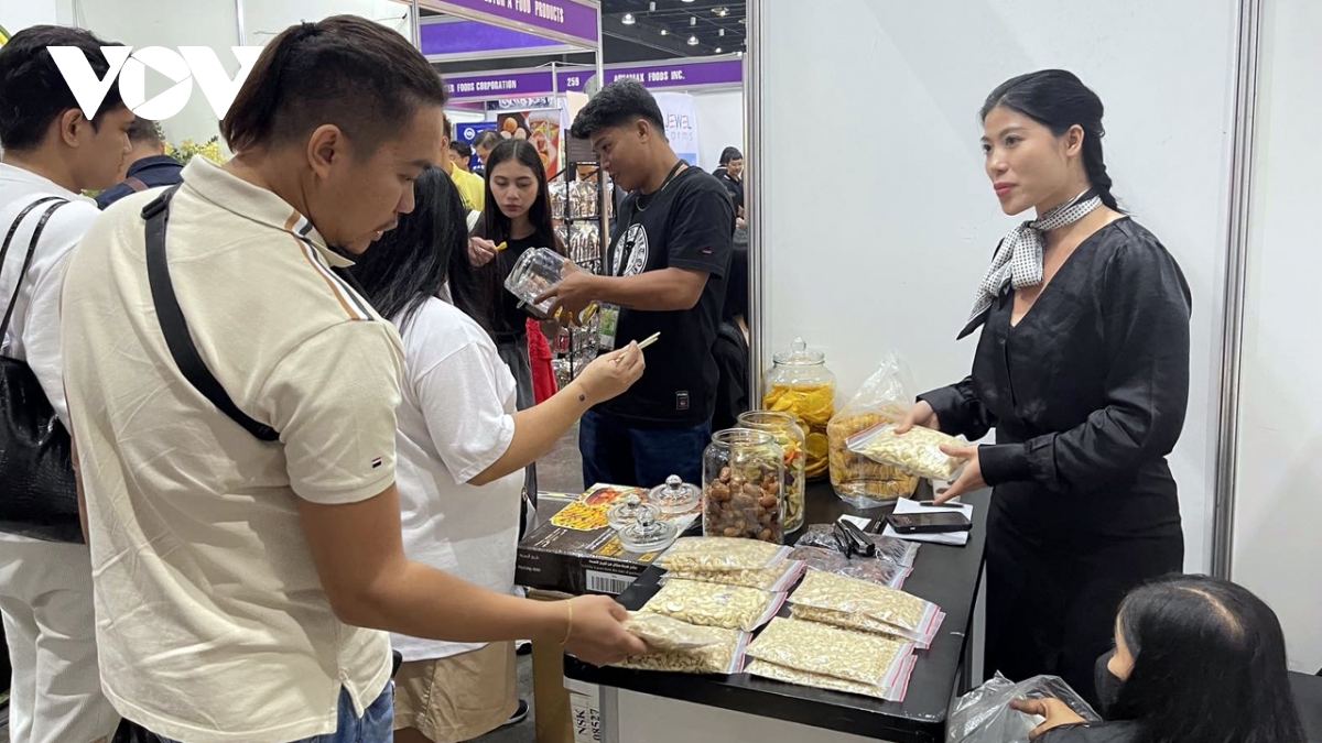 sản phẩm của việt nam hút khách tham quan tại hội chợ thực phẩm philippines hình ảnh 2 san pham cua viet nam hut khach tham quan tai hoi cho thuc pham philippines hinh anh 2