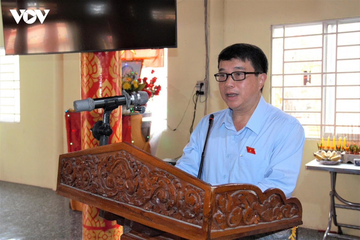 Doan cong tac cua hoi dong dan toc quoc hoi tham va chuc tet chol chnam thmay hinh anh 2
