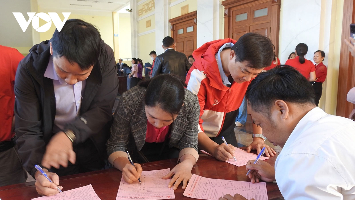 kon tum phát động toàn dân hiến máu tình nguyện, tiếp nhận 6.800 đơn vị máu hình ảnh 1 kon tum phat dong toan dan hien mau tinh nguyen, tiep nhan 6.800 don vi mau hinh anh 1