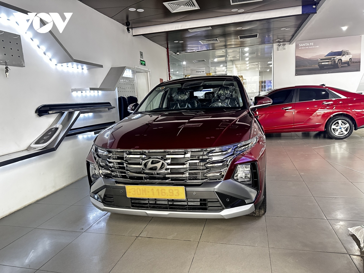 hyundai uu dai len den 100 le phi truoc ba cho khach hang mua xe thang 5 hinh anh 1