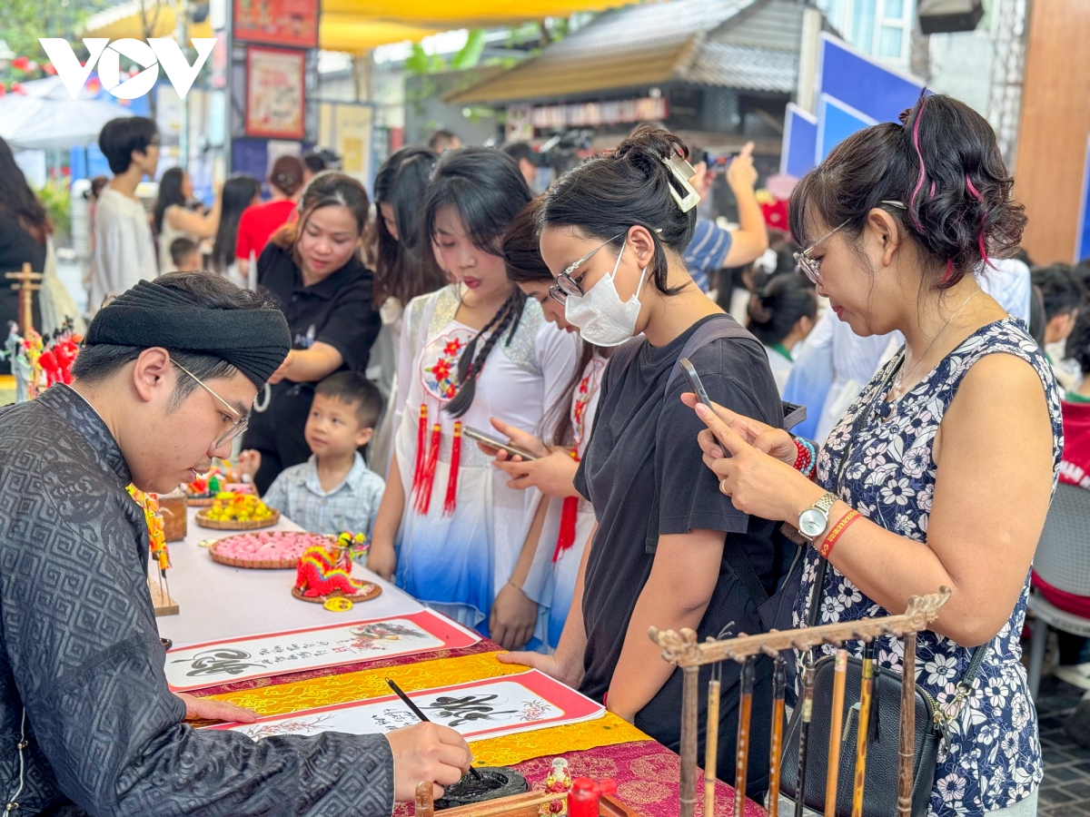 Giao lưu sách và văn hóa đọc Việt Nam - Trung Quốc tại Hà Nội