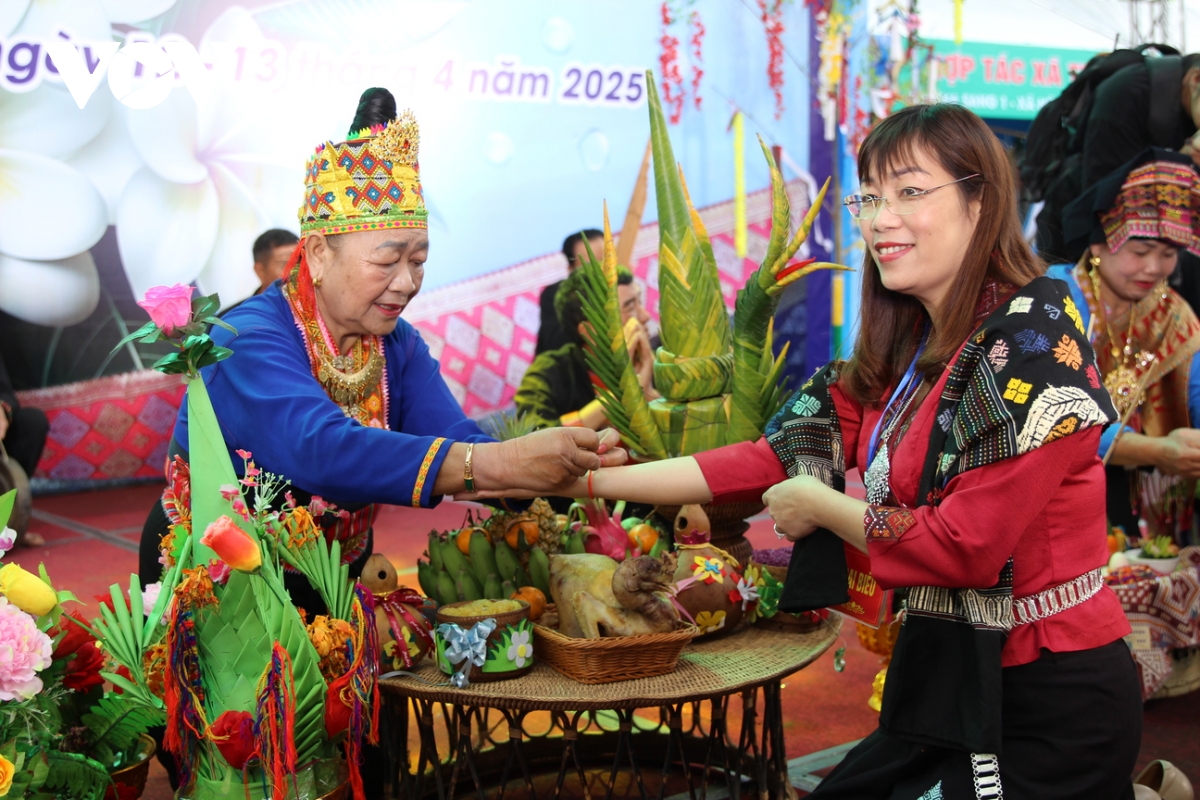 tung bung le hoi bun huot nam cua nguoi lao Dien bien hinh anh 15