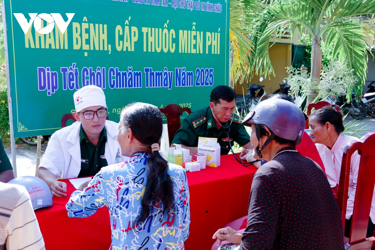 nhiều hoạt động chăm lo đồng bào khmer mừng tết cổ truyền chôl chnăm thmây hình ảnh 13 nhieu hoat dong cham lo dong bao khmer mung tet co truyen chol chnam thmay hinh anh 13
