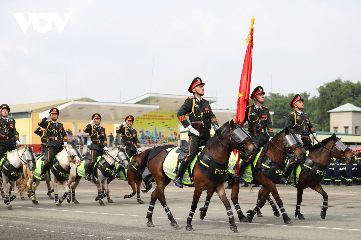 Ấn tượng màn tổng hợp luyện diễu binh cho đại lễ 30 4 hình ảnh 21 An tuong man tong hop luyen dieu binh cho dai le 30 4 hinh anh 21