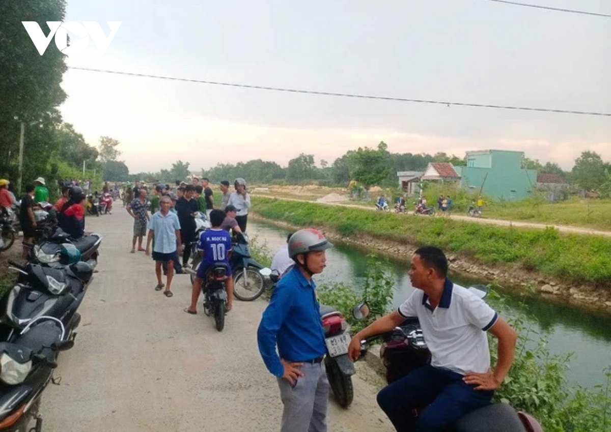 phát hiện thi thể 2 mẹ con dưới kênh ở quảng nam hình ảnh 1 phat hien thi the 2 me con duoi kenh o quang nam hinh anh 1