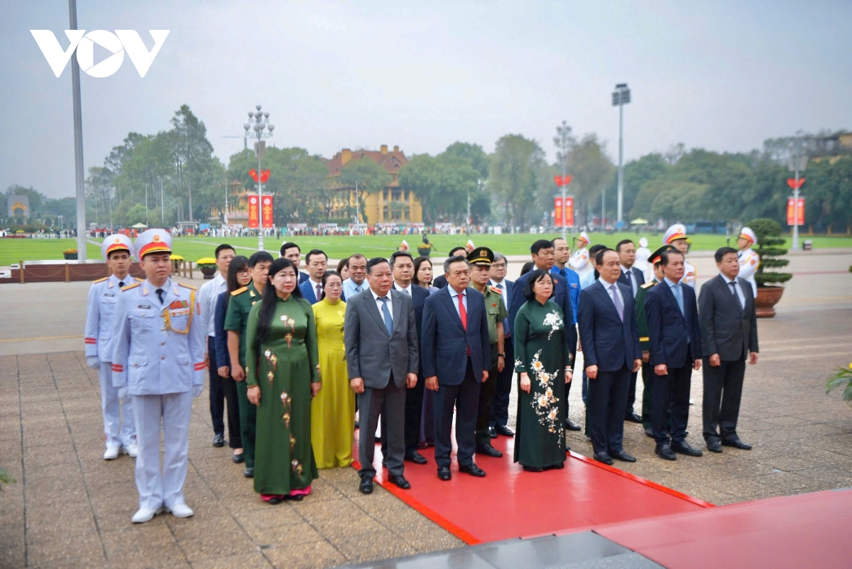 lanh dao Dang, nha nuoc vao lang vieng chu tich ho chi minh hinh anh 11