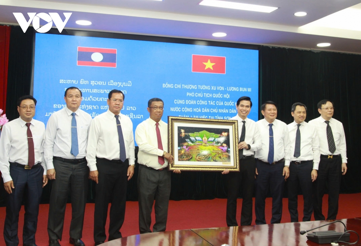 phó chủ tịch quốc hội nước chdcnd lào thăm, làm việc tại tỉnh sơn la hình ảnh 4 pho chu tich quoc hoi nuoc chdcnd lao tham, lam viec tai tinh son la hinh anh 4